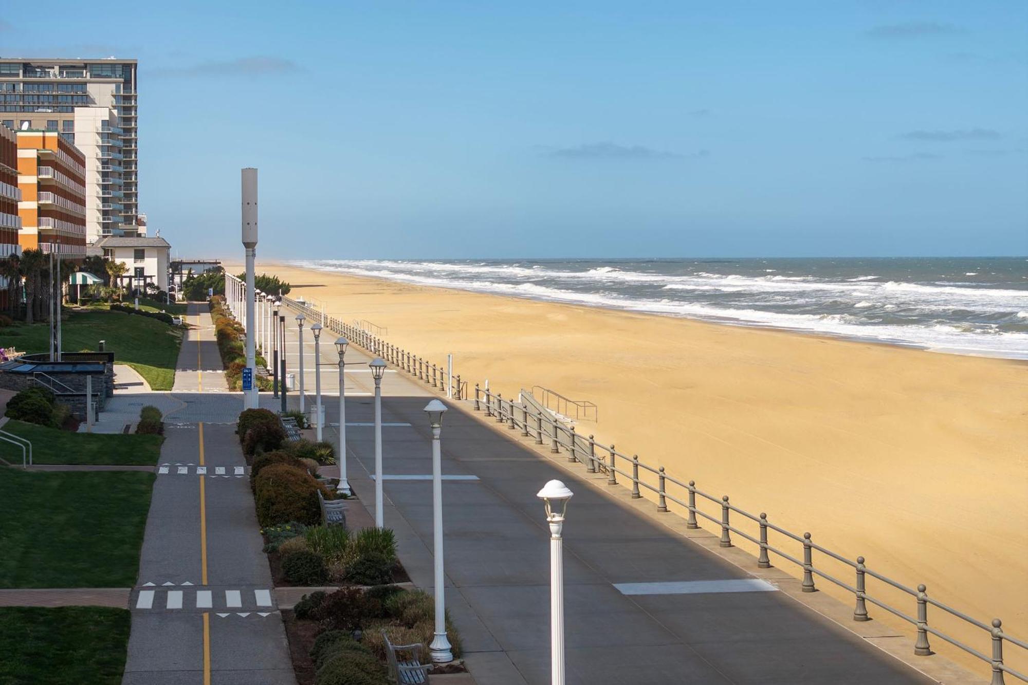 Courtyard Virginia Beach Oceanfront / North 37Th Street Hotel Exterior photo