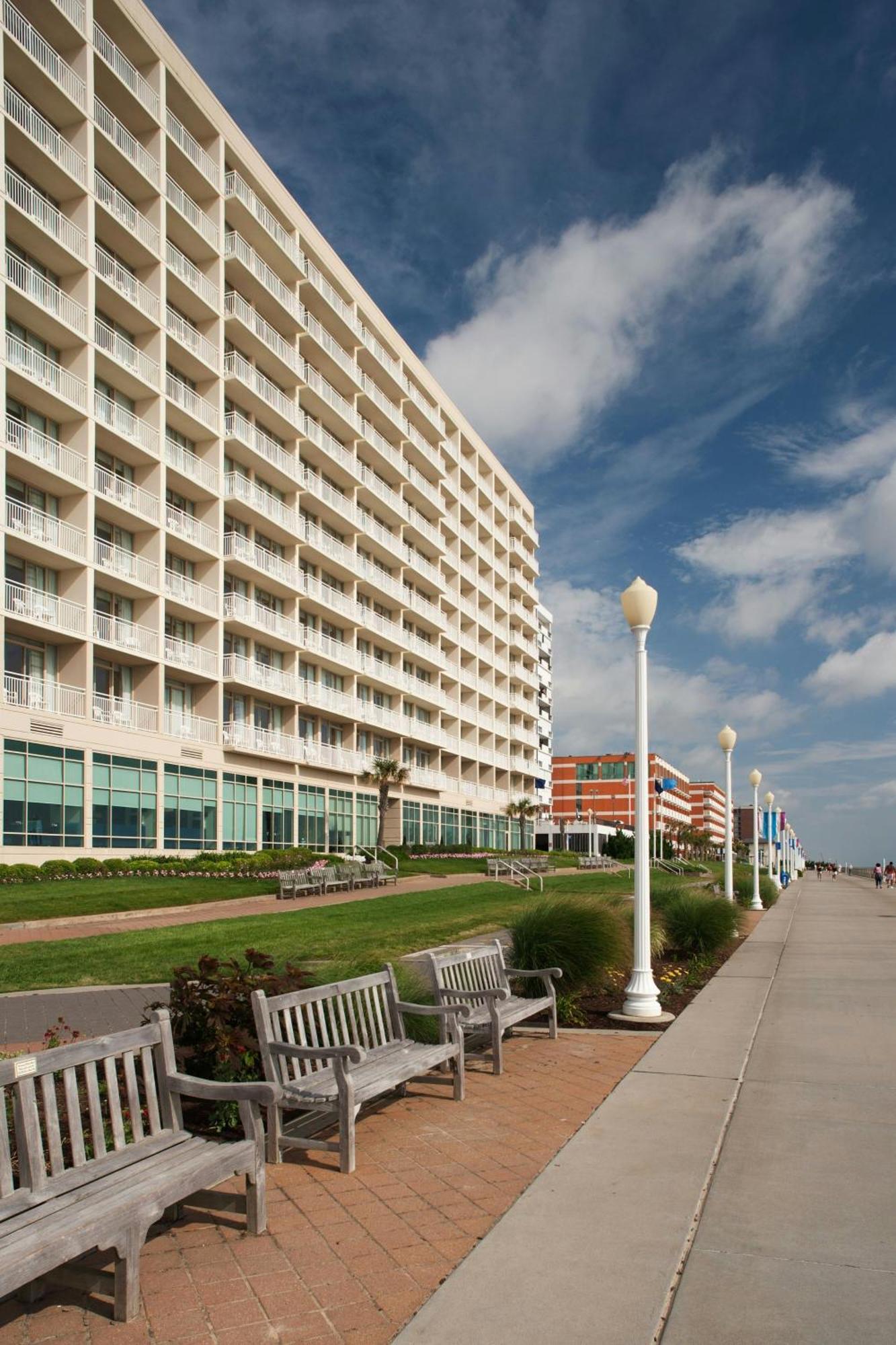 Courtyard Virginia Beach Oceanfront / North 37Th Street Hotel Exterior photo